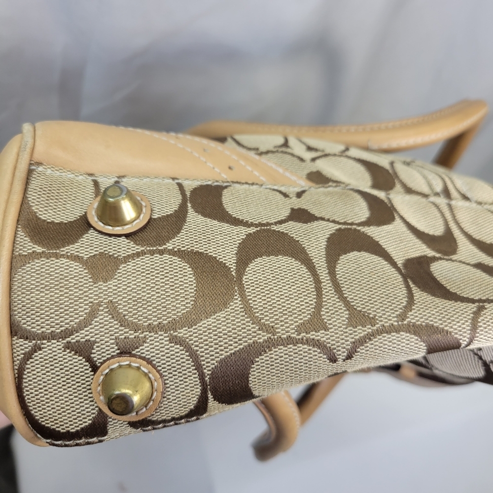 **SOLD** Coach Chelsea Optic Signature shoulder bag - Picture 9 of 10